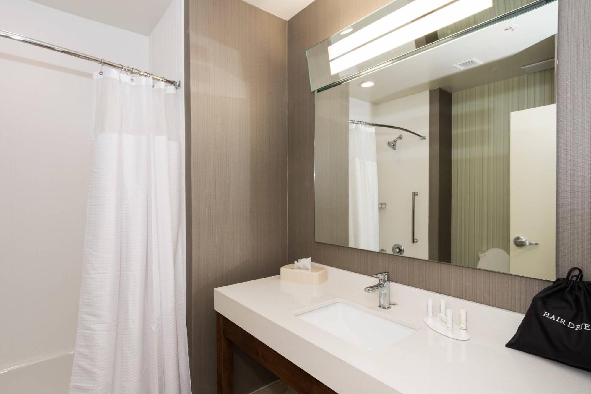 Courtyard By Marriott Fayetteville Fort Liberty - Spring Lake Eksteriør bilde