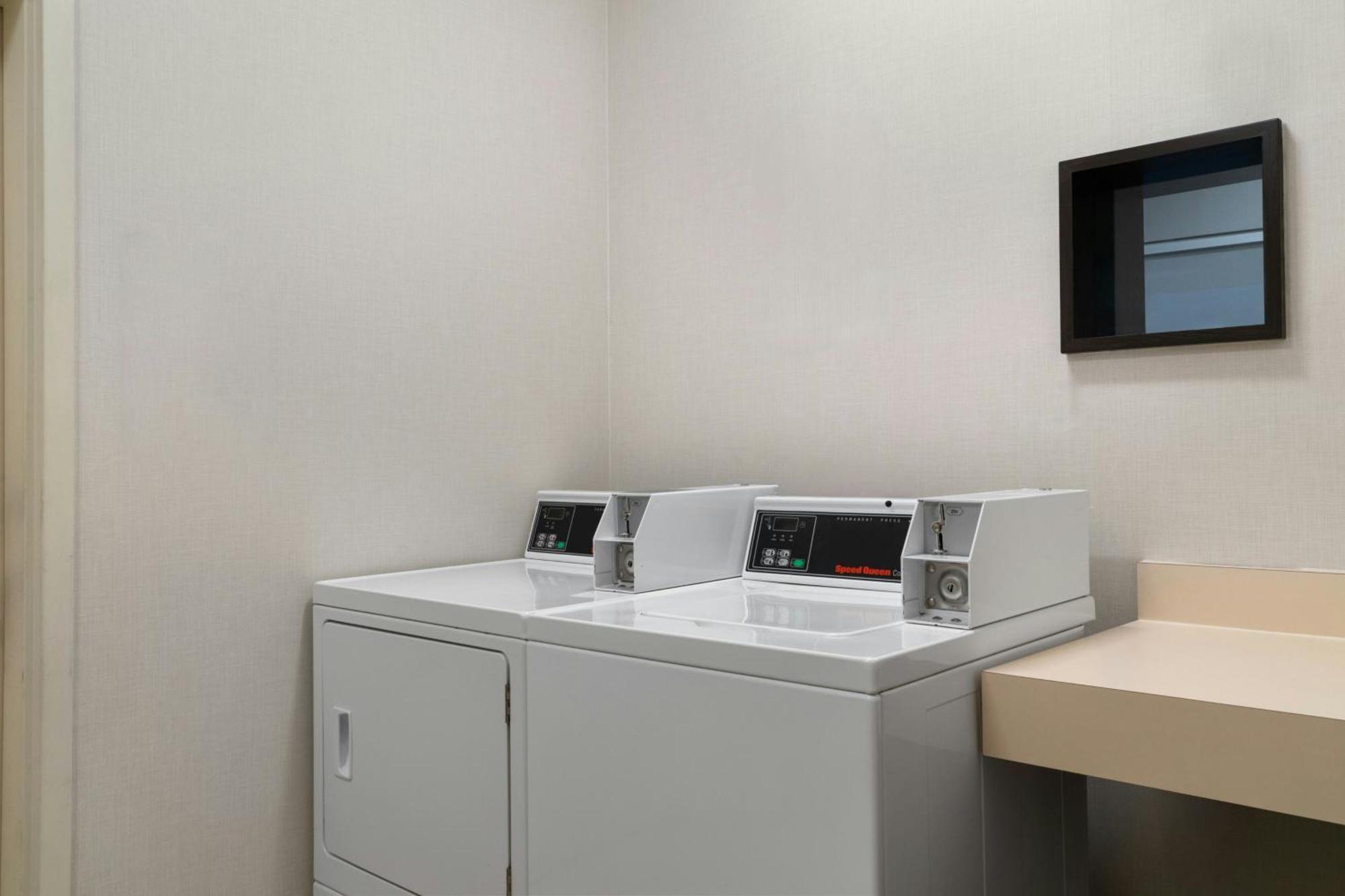 Courtyard By Marriott Fayetteville Fort Liberty - Spring Lake Eksteriør bilde