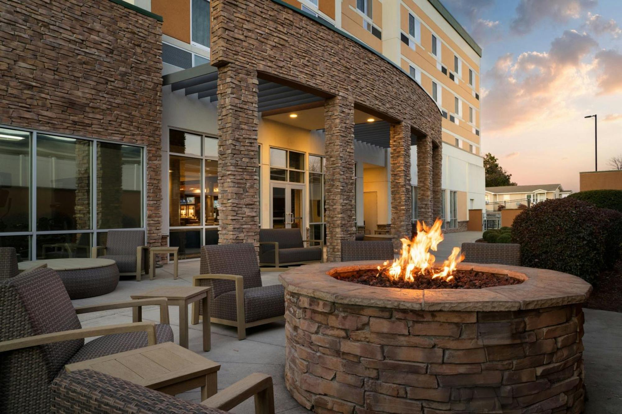 Courtyard By Marriott Fayetteville Fort Liberty - Spring Lake Eksteriør bilde