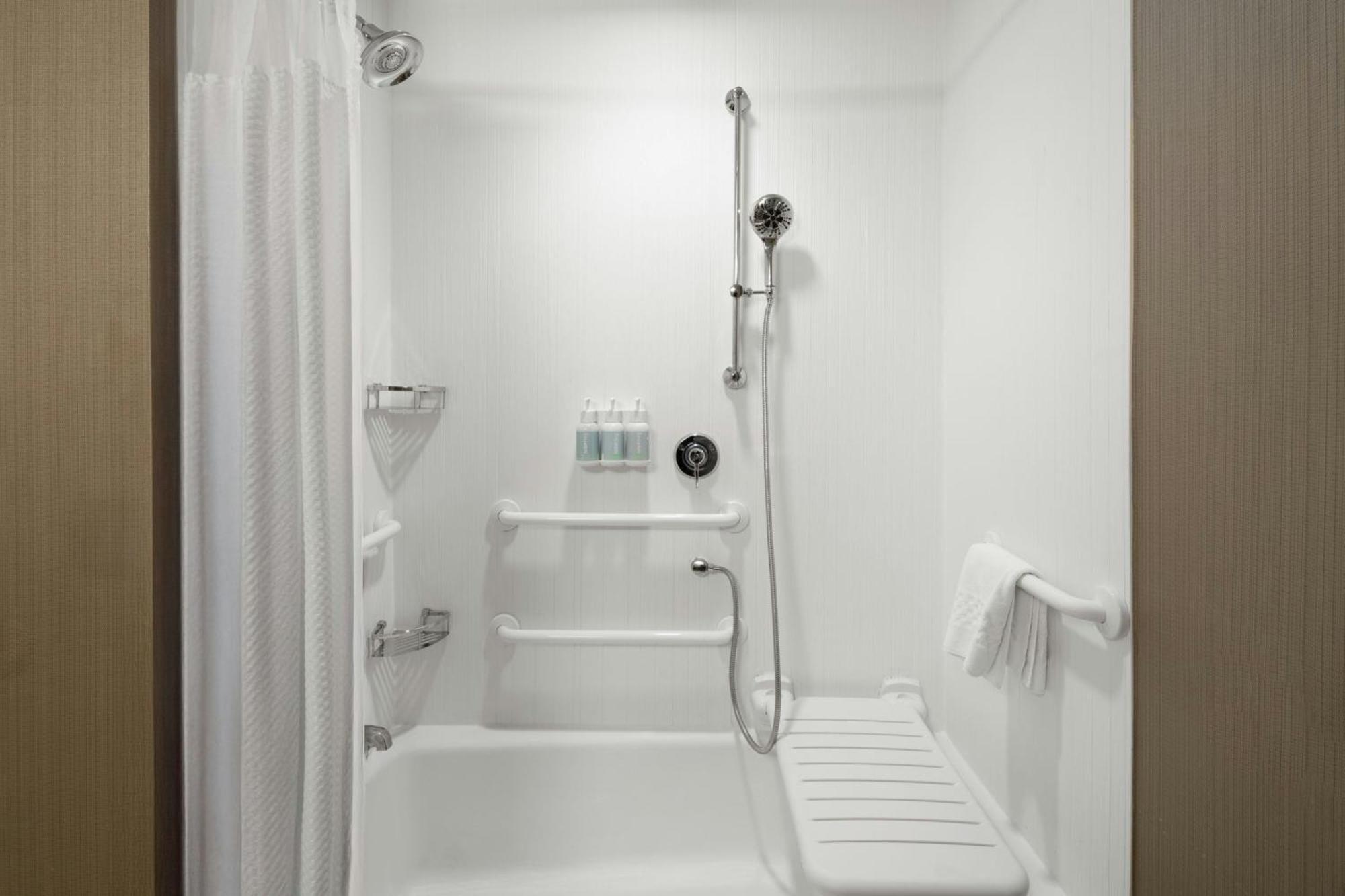 Courtyard By Marriott Fayetteville Fort Liberty - Spring Lake Eksteriør bilde