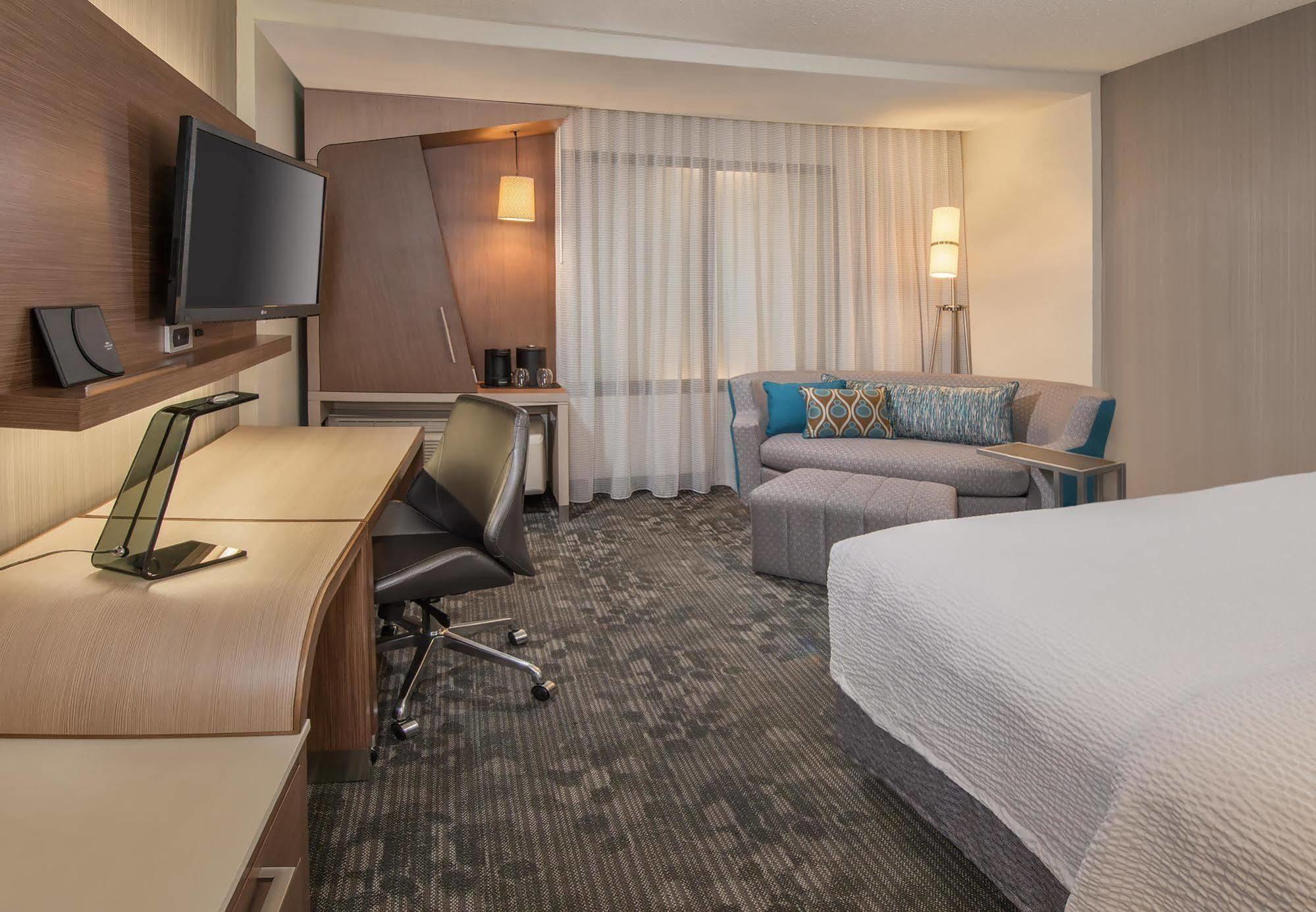 Courtyard By Marriott Fayetteville Fort Liberty - Spring Lake Eksteriør bilde
